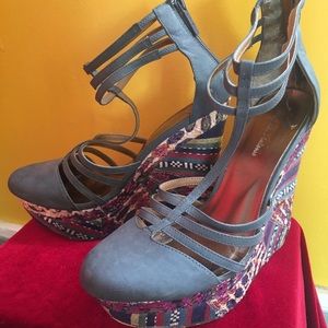 Michael Antonio wedge platforms w woven wedges